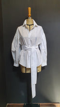 Load image into Gallery viewer, Cezanne Linen Shirt with Belt
